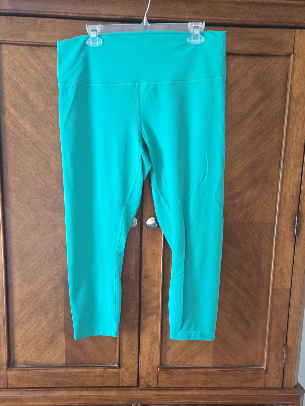 lululemon athletica Green Mid-Rise Cropped Leggings